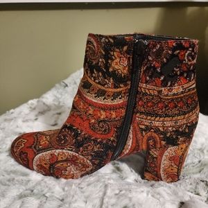 Diba booties. Size 9M gently used, stylish and comfortable